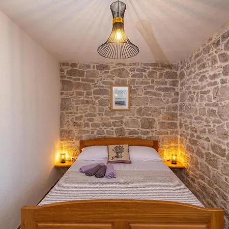 Holiday home Cozy In With Jacuzzi Drage