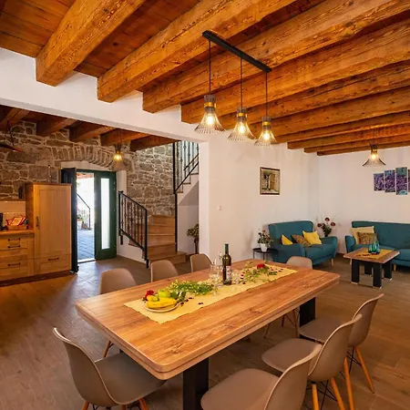 Cozy In With Jacuzzi Holiday home