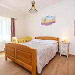 Holiday home Awesome In