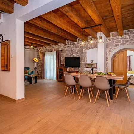 Cozy In With Jacuzzi Ferienhaus