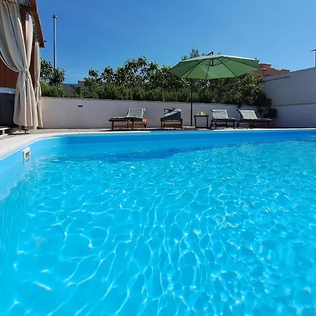 Ferienhaus Cozy In With Jacuzzi Drage