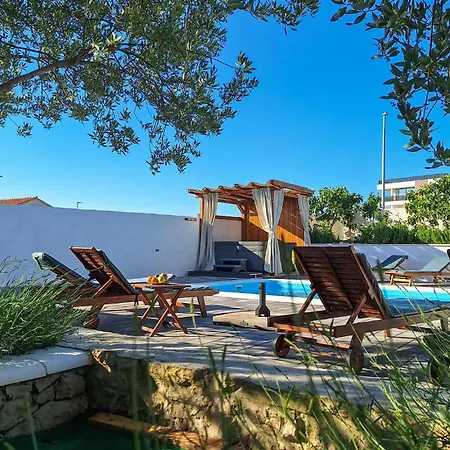 Cozy In With Jacuzzi Ferienhaus